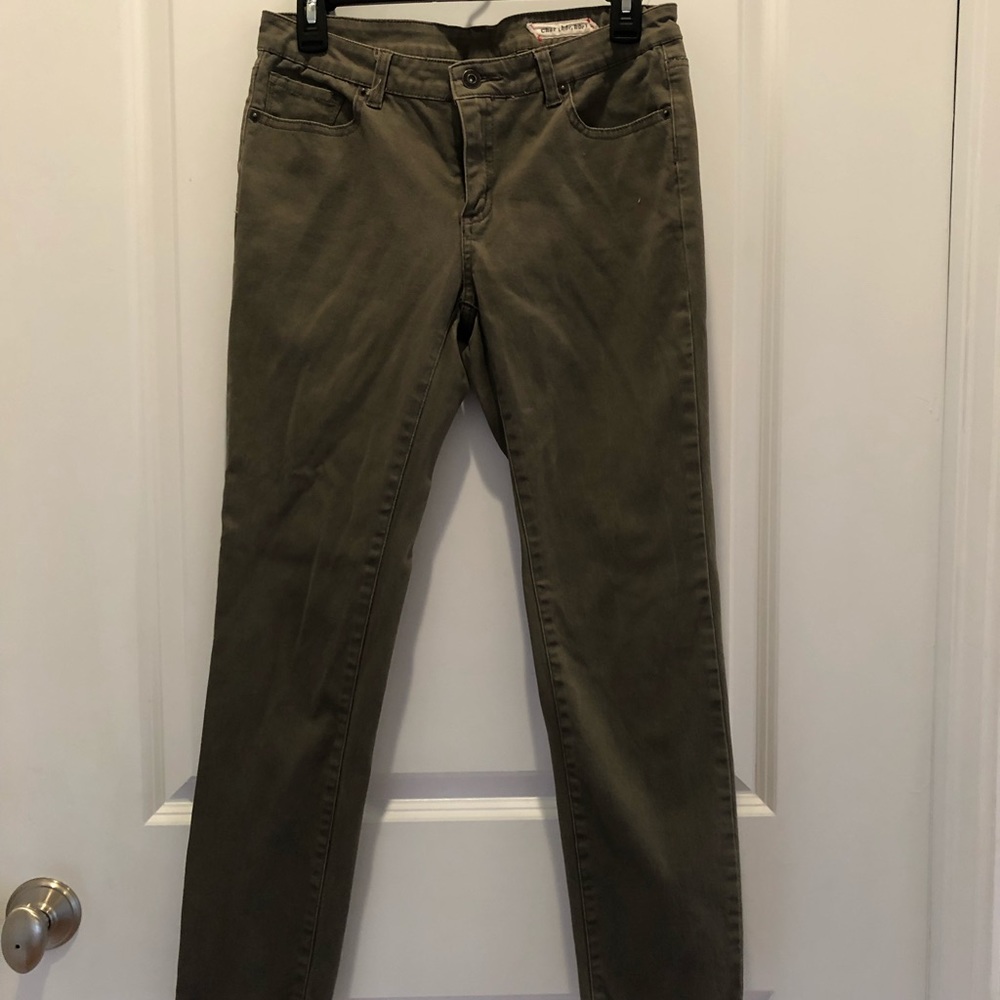 Cute gray pants, perfect w/ sandals or wedges for spring & summer